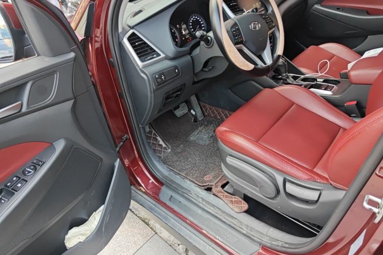 Used Hyundai Tucson 2015 1.6T Dual-Clutch Two-Wheel-Drive Smart Model Driver Seat