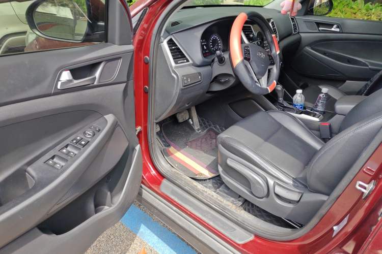 Used Hyundai Tucson 2015 1.6T Dual-Clutch Two-Wheel-Drive Smart Model Driver Seat