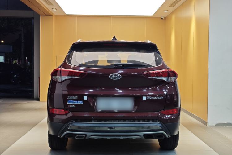 Used Hyundai Tucson 2015 1.6T Dual-Clutch Two-Wheel-Drive Smart Model Exterior 1