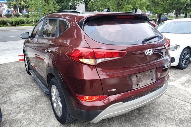 Used Hyundai Tucson 2015 1.6T Dual-Clutch Two-Wheel-Drive Smart Model Exterior 2