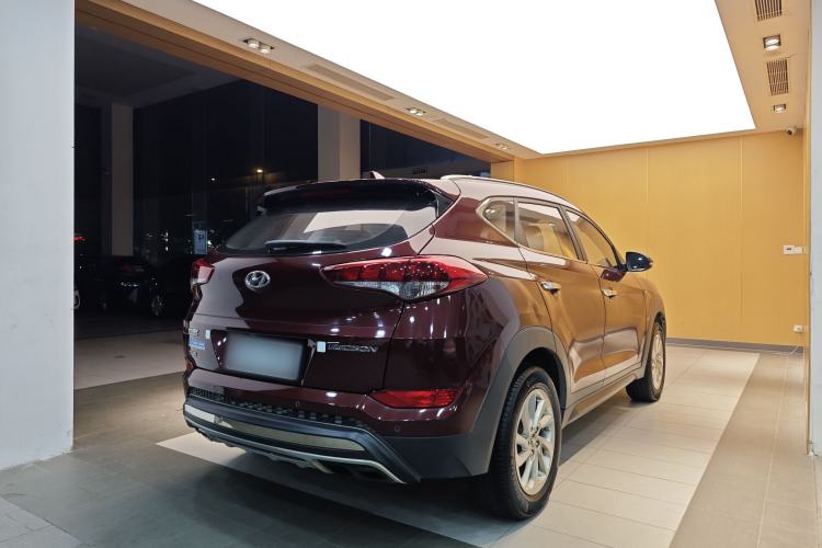 Used Hyundai Tucson 2015 1.6T Dual-Clutch Two-Wheel-Drive Smart Model Exterior 3