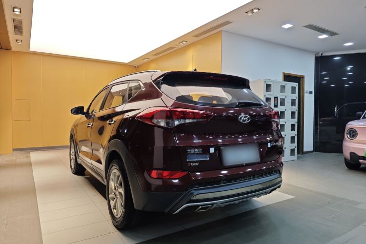 Used Hyundai Tucson 2015 1.6T Dual-Clutch Two-Wheel-Drive Smart Model Exterior 8