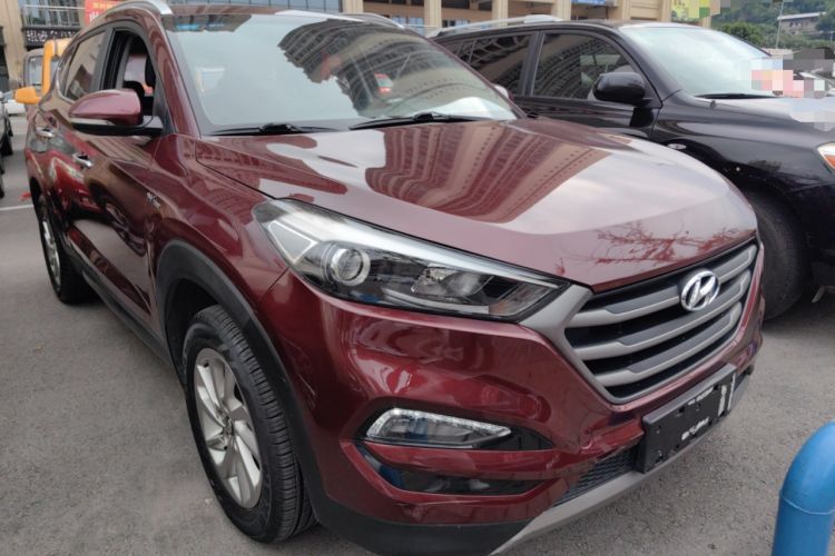 Used Hyundai Tucson 2015 1.6T Dual-Clutch Two-Wheel-Drive Smart Model Front Right 45 Deg
