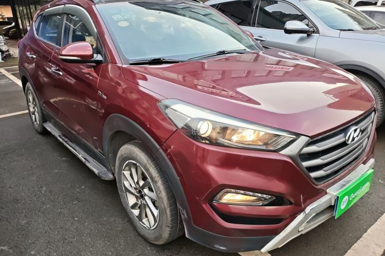 Used Hyundai Tucson 2015 1.6T Dual-Clutch Two-Wheel-Drive Smart Model Front Right 45 Deg