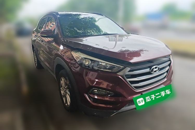 Used Hyundai Tucson 2015 1.6T Dual-Clutch Two-Wheel-Drive Smart Model Front Right 45 Deg