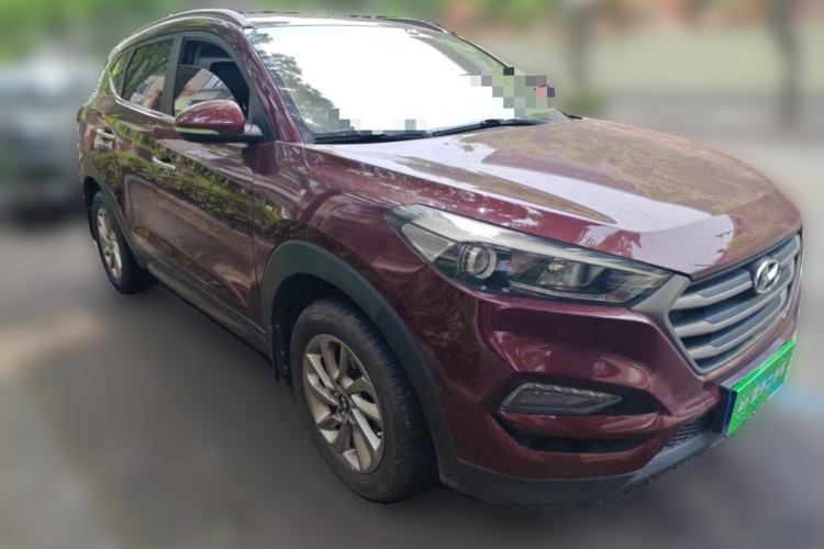 Used Hyundai Tucson 2015 1.6T Dual-Clutch Two-Wheel-Drive Smart Model Front Right 45 Deg