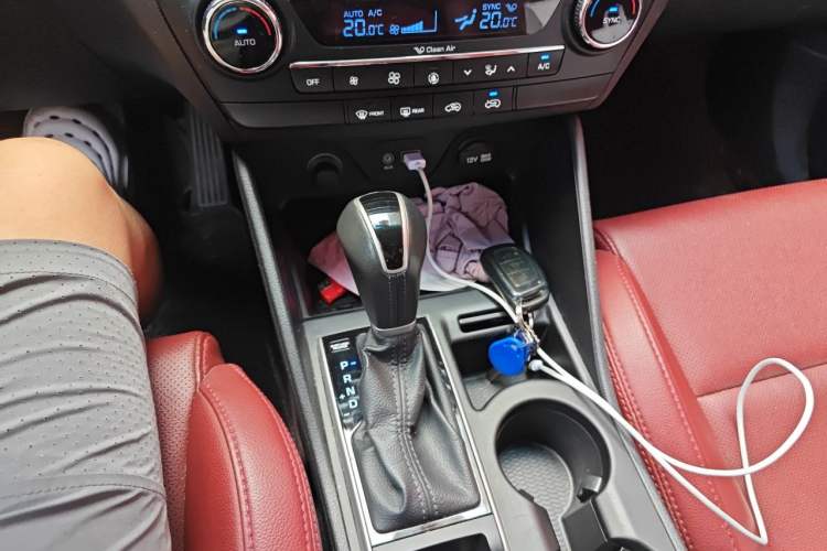 Used Hyundai Tucson 2015 1.6T Dual-Clutch Two-Wheel-Drive Smart Model Gear Lever