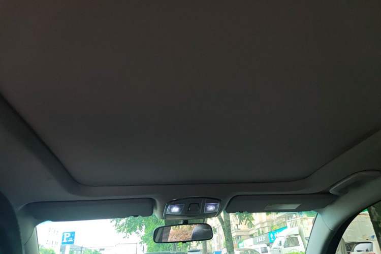 Used Hyundai Tucson 2015 1.6T Dual-Clutch Two-Wheel-Drive Smart Model Headliner