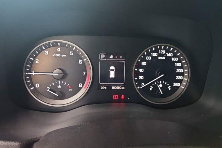 Used Hyundai Tucson 2015 1.6T Dual-Clutch Two-Wheel-Drive Smart Model Instrument Cluster