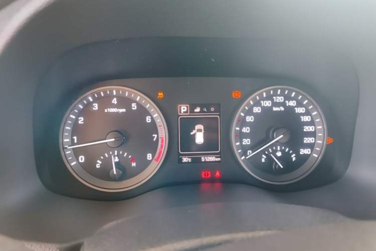 Used Hyundai Tucson 2015 1.6T Dual-Clutch Two-Wheel-Drive Smart Model Instrument Cluster