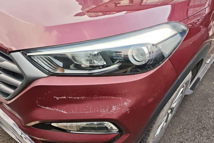 Used Hyundai Tucson 2015 1.6T Dual-Clutch Two-Wheel-Drive Smart Model Left Front Headlight