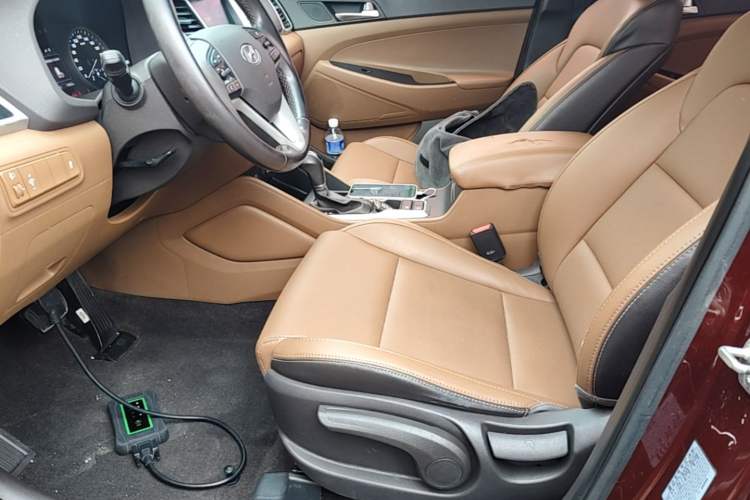 Used Hyundai Tucson 2015 1.6T Dual-Clutch Two-Wheel-Drive Smart Model Left Front Seat