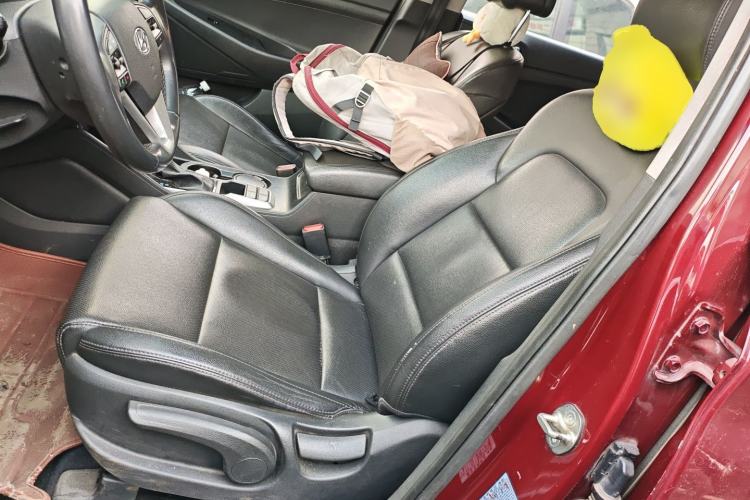 Used Hyundai Tucson 2015 1.6T Dual-Clutch Two-Wheel-Drive Smart Model Left Front Seat