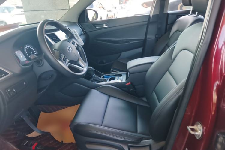 Used Hyundai Tucson 2015 1.6T Dual-Clutch Two-Wheel-Drive Smart Model Left Front Seat