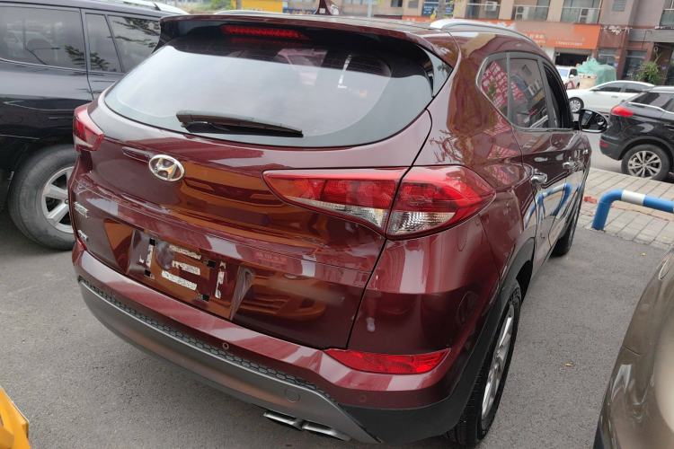 Used Hyundai Tucson 2015 1.6T Dual-Clutch Two-Wheel-Drive Smart Model Rear Right 45 Deg