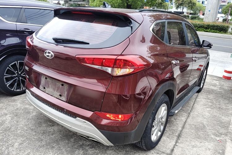 Used Hyundai Tucson 2015 1.6T Dual-Clutch Two-Wheel-Drive Smart Model Rear Right 45 Deg