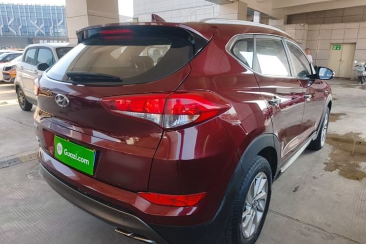 Used Hyundai Tucson 2015 1.6T Dual-Clutch Two-Wheel-Drive Smart Model Rear Right 45 Deg