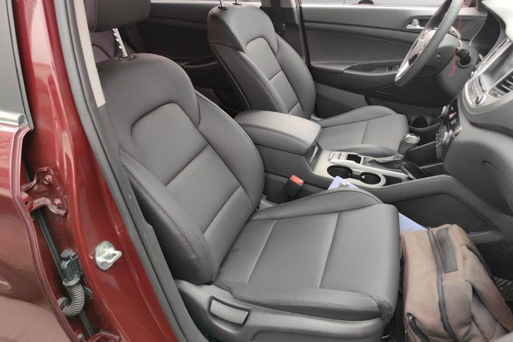 Used Hyundai Tucson 2015 1.6T Dual-Clutch Two-Wheel-Drive Smart Model Right Front Seat
