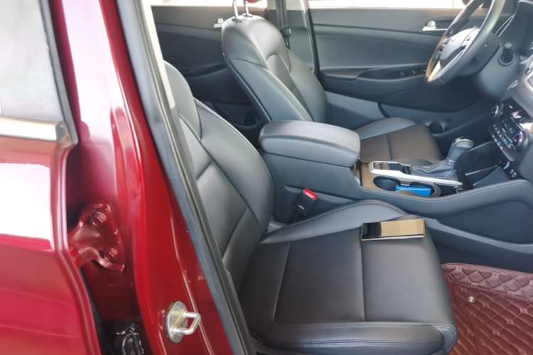 Used Hyundai Tucson 2015 1.6T Dual-Clutch Two-Wheel-Drive Smart Model Right Front Seat
