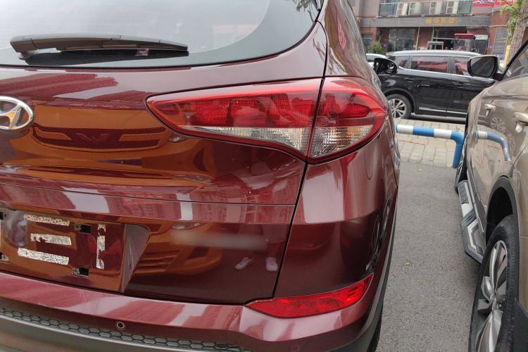 Used Hyundai Tucson 2015 1.6T Dual-Clutch Two-Wheel-Drive Smart Model Right Rear Taillight