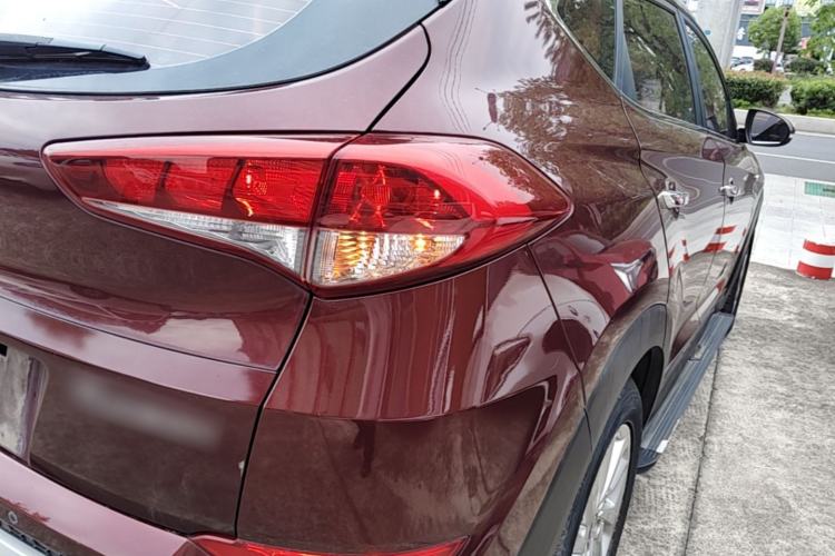 Used Hyundai Tucson 2015 1.6T Dual-Clutch Two-Wheel-Drive Smart Model Right Rear Taillight