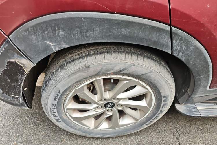 Used Hyundai Tucson 2015 1.6T Dual-Clutch Two-Wheel-Drive Smart Model Right Rear Wheel Hub