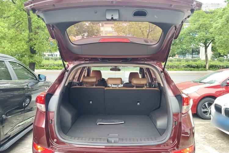 Used Hyundai Tucson 2015 1.6T Dual-Clutch Two-Wheel-Drive Smart Model Trunk