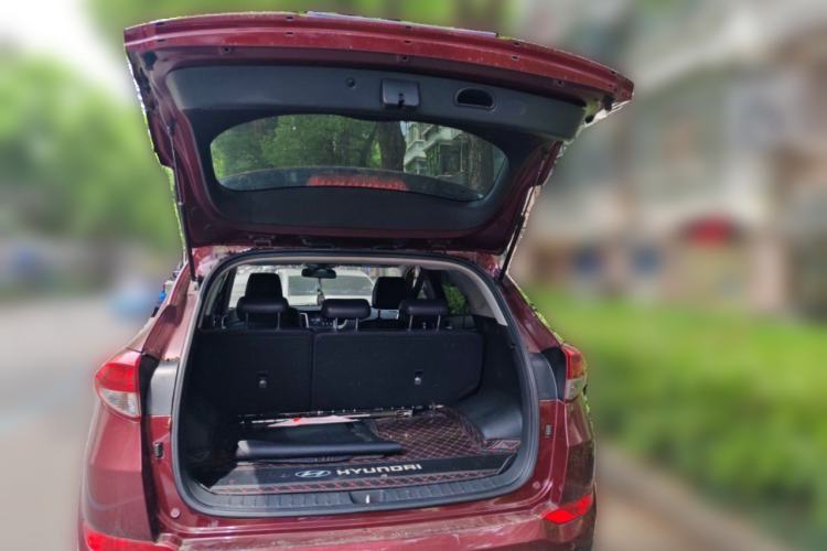 Used Hyundai Tucson 2015 1.6T Dual-Clutch Two-Wheel-Drive Smart Model Trunk