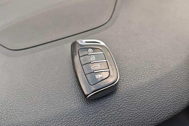 Used Hyundai Tucson 2015 1.6T Dual-Clutch Two-Wheel-Drive Smart Model Vehicle Key