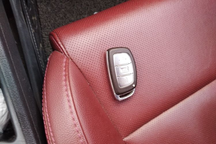 Used Hyundai Tucson 2015 1.6T Dual-Clutch Two-Wheel-Drive Smart Model Vehicle Key