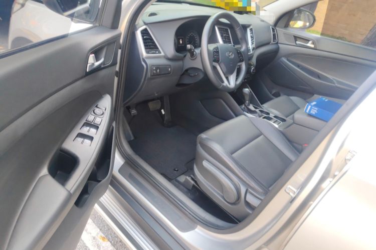 Used Hyundai Tucson 2015 1.6T Dual-Clutch Two-Wheel-Drive Smart Model Driver Seat