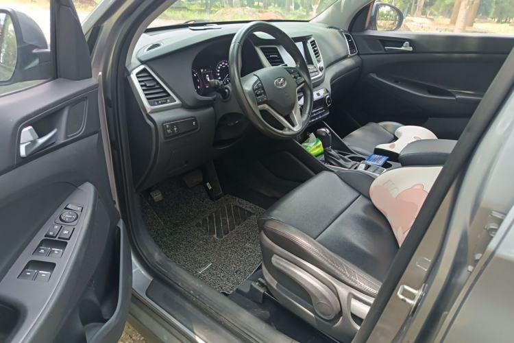 Used Hyundai Tucson 2015 1.6T Dual-Clutch Two-Wheel-Drive Smart Model Driver Seat