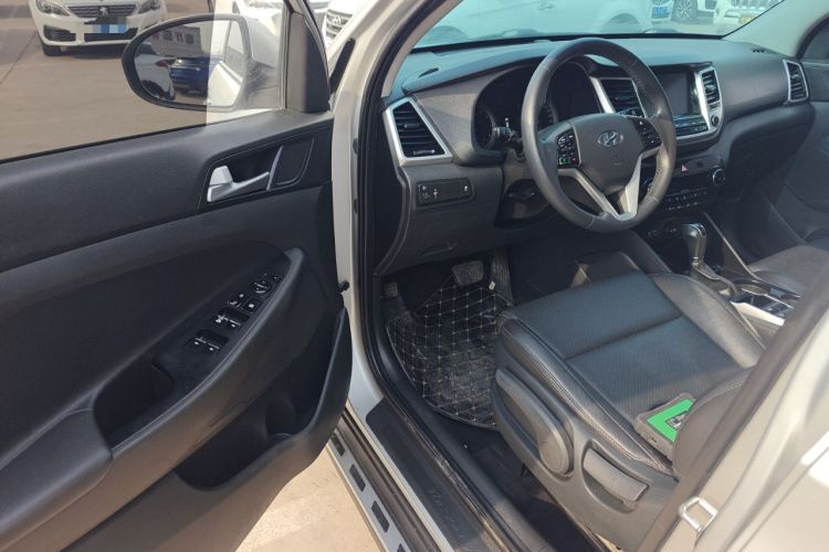 Used Hyundai Tucson 2015 1.6T Dual-Clutch Two-Wheel-Drive Smart Model Driver Seat