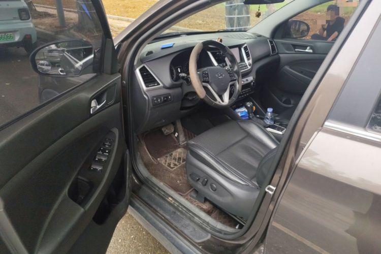 Used Hyundai Tucson 2015 1.6T Dual-Clutch Two-Wheel-Drive Leading Model Driver Seat