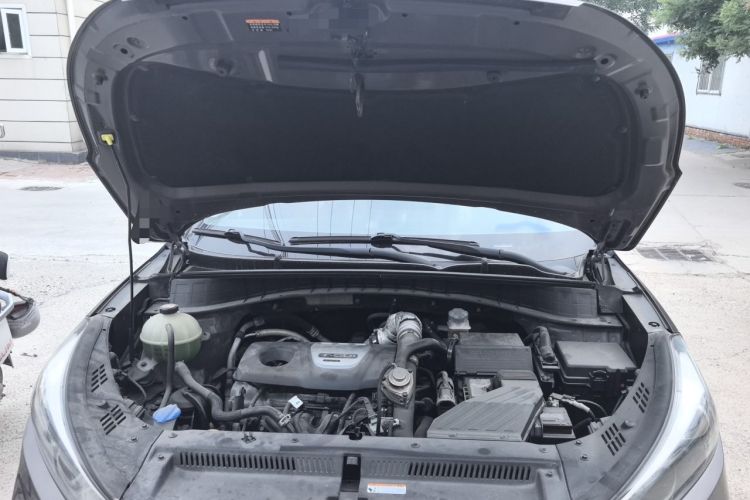 Used Hyundai Tucson 2015 1.6T Dual-Clutch Two-Wheel-Drive Leading Model Engine Bay