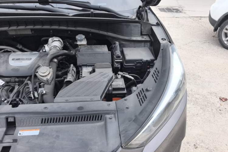 Used Hyundai Tucson 2015 1.6T Dual-Clutch Two-Wheel-Drive Leading Model Engine Bay Left