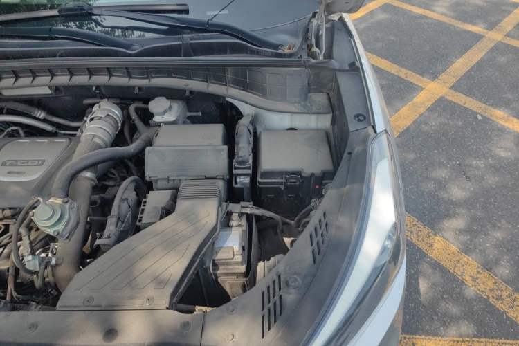 Used Hyundai Tucson 2015 1.6T Dual-Clutch Two-Wheel-Drive Smart Model Engine Bay Left