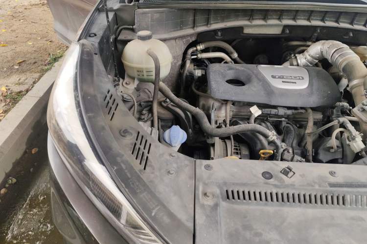 Used Hyundai Tucson 2015 1.6T Dual-Clutch Two-Wheel-Drive Leading Model Engine Bay Right