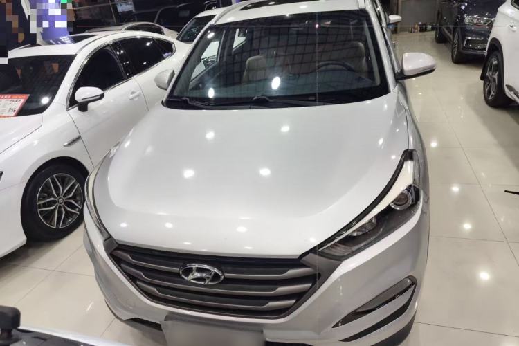 Used Hyundai Tucson 2015 1.6T Dual-Clutch Two-Wheel-Drive Smart Model Exterior 1