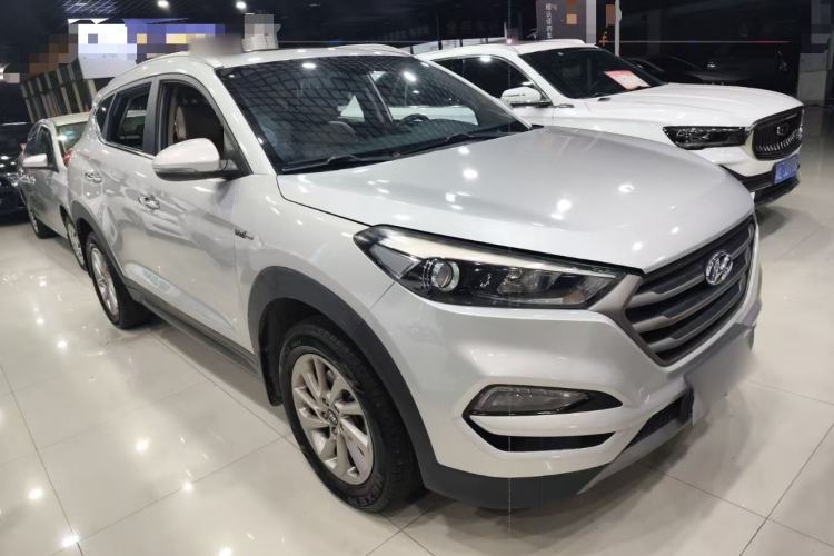 Used Hyundai Tucson 2015 1.6T Dual-Clutch Two-Wheel-Drive Smart Model Exterior 2