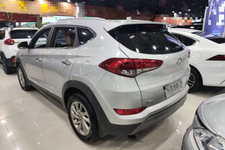 Used Hyundai Tucson 2015 1.6T Dual-Clutch Two-Wheel-Drive Smart Model Exterior 3