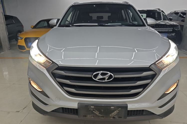 Used Hyundai Tucson 2015 1.6T Dual-Clutch Two-Wheel-Drive Smart Model Front