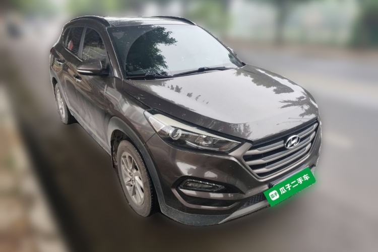 Used Hyundai Tucson 2015 1.6T Dual-Clutch Two-Wheel-Drive Leading Model Front Right 45 Deg