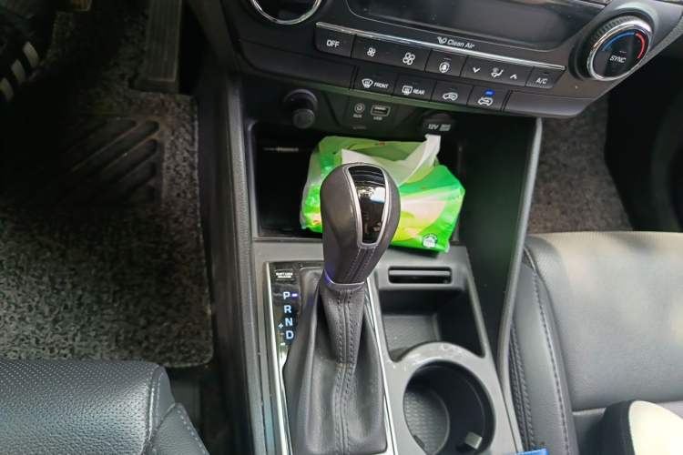 Used Hyundai Tucson 2015 1.6T Dual-Clutch Two-Wheel-Drive Smart Model Gear Lever