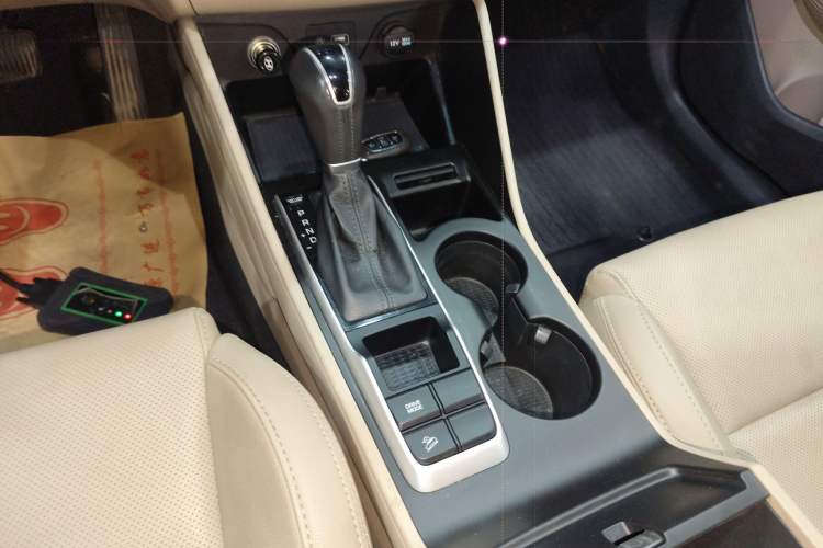 Used Hyundai Tucson 2015 1.6T Dual-Clutch Two-Wheel-Drive Smart Model Gear Lever