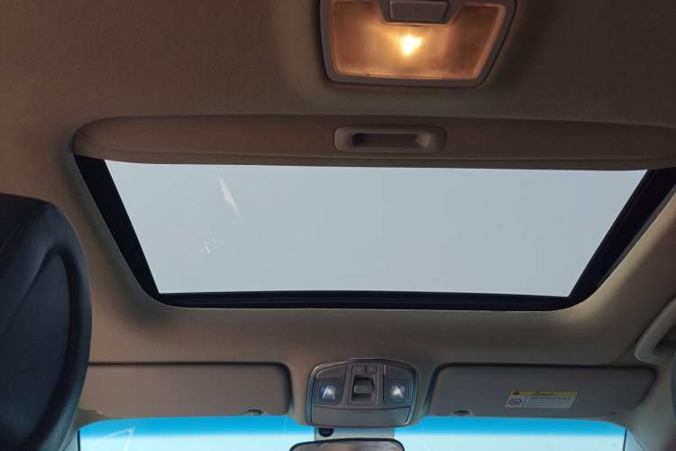 Used Hyundai Tucson 2015 1.6T Dual-Clutch Two-Wheel-Drive Smart Model Headliner