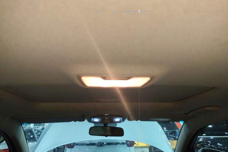 Used Hyundai Tucson 2015 1.6T Dual-Clutch Two-Wheel-Drive Smart Model Headliner