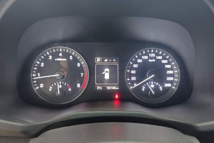 Used Hyundai Tucson 2015 1.6T Dual-Clutch Two-Wheel-Drive Smart Model Instrument Cluster