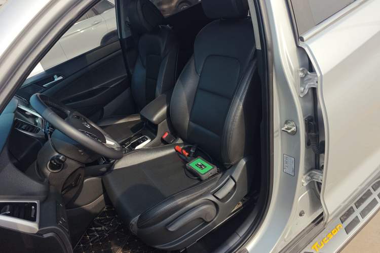 Used Hyundai Tucson 2015 1.6T Dual-Clutch Two-Wheel-Drive Smart Model Left Front Seat