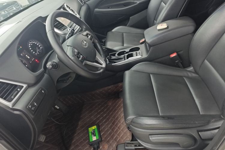 Used Hyundai Tucson 2015 1.6T Dual-Clutch Two-Wheel-Drive Smart Model Left Front Seat